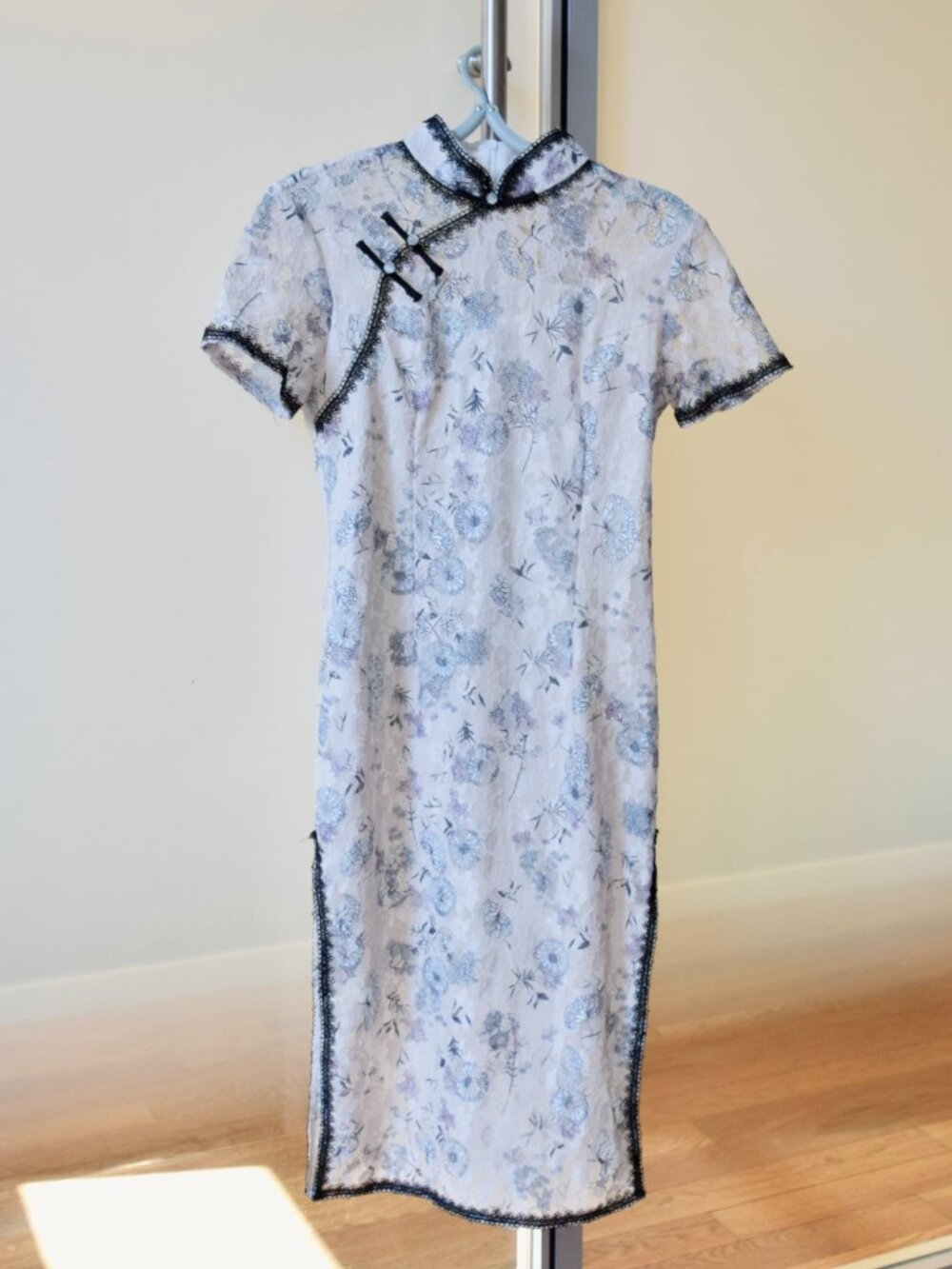 White Lace Black Trim Flora Qipao - Chinese Traditional Cheongsam
